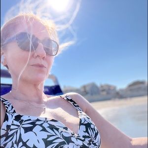 Meet your Posher, Suzanne